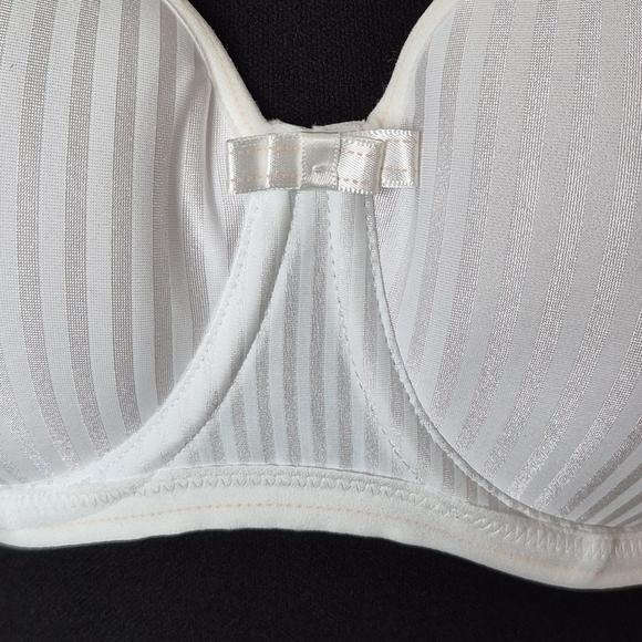 Freya Idol Underwire Moulded Balcony Seam Free T-Shirt Bra in White - Size 38C - Picture 8 of 14